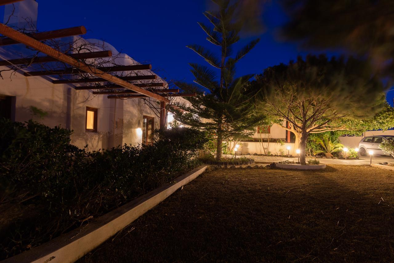Aquaria Villa Karterados  Exterior photo