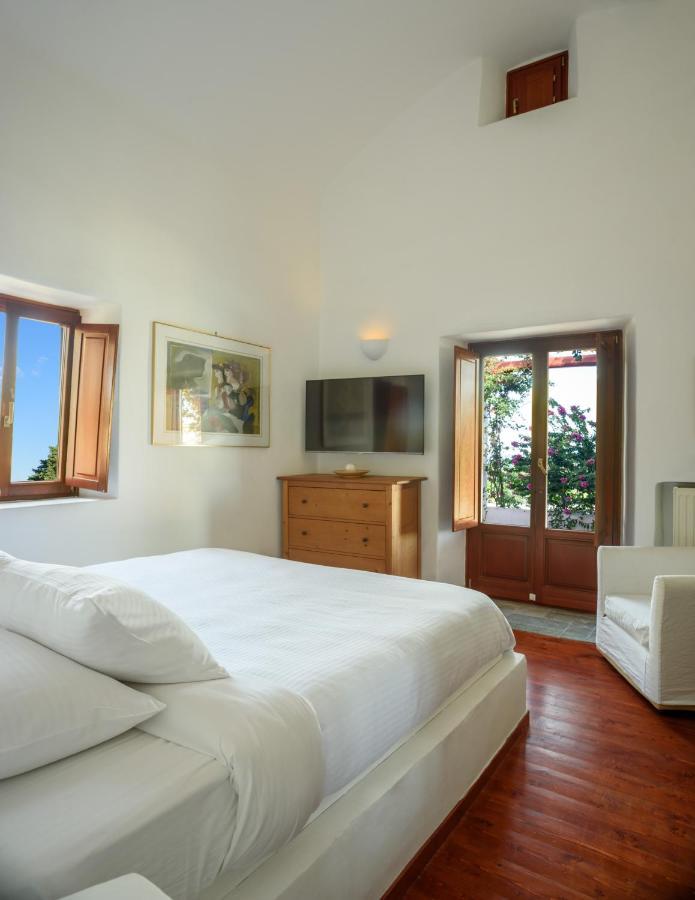 Aquaria Villa Karterados  Exterior photo